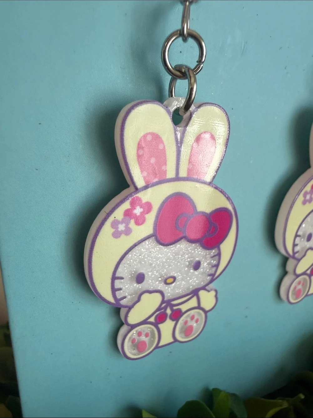 HELLO KITTY AND FRIENDS 🐰 CUTE GLITTERY EASTER BUNNY🐰 DANGLE EARRINGS 🌟NWT🌟